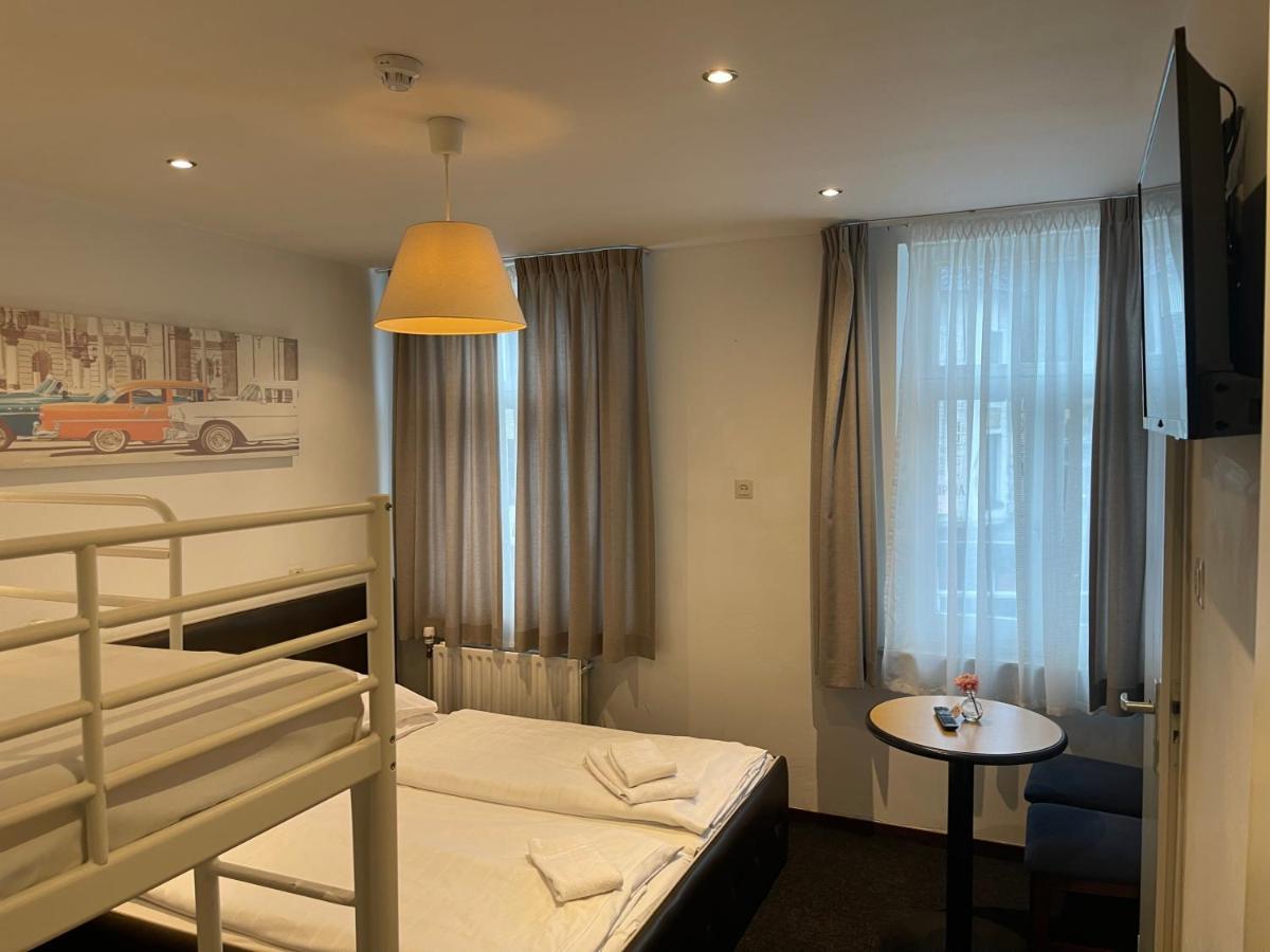 Hotel Restaurant La Piazza Valkenburg aan de Geul ภายนอก รูปภาพ