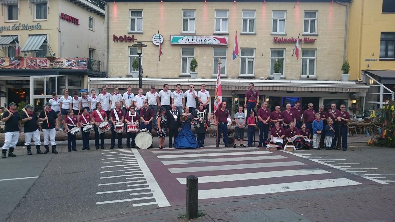 Hotel Restaurant La Piazza Valkenburg aan de Geul ภายนอก รูปภาพ